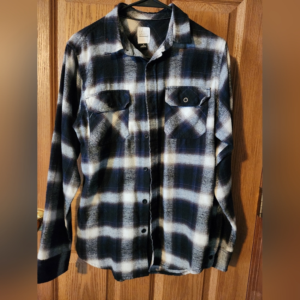 (Bundle) Plaid Button Downs (Bundle) - Picture 5 of 7